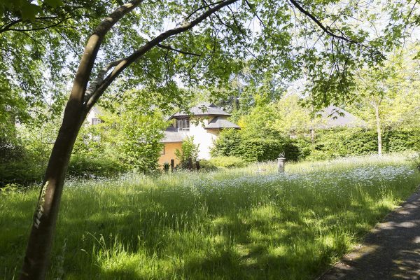 Kingsman House Extensive Garden Area